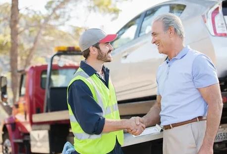 Happy customer - towing & roadside services