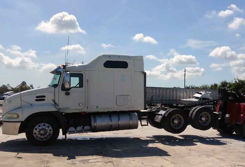 Towing Heavy Duty Vehicle